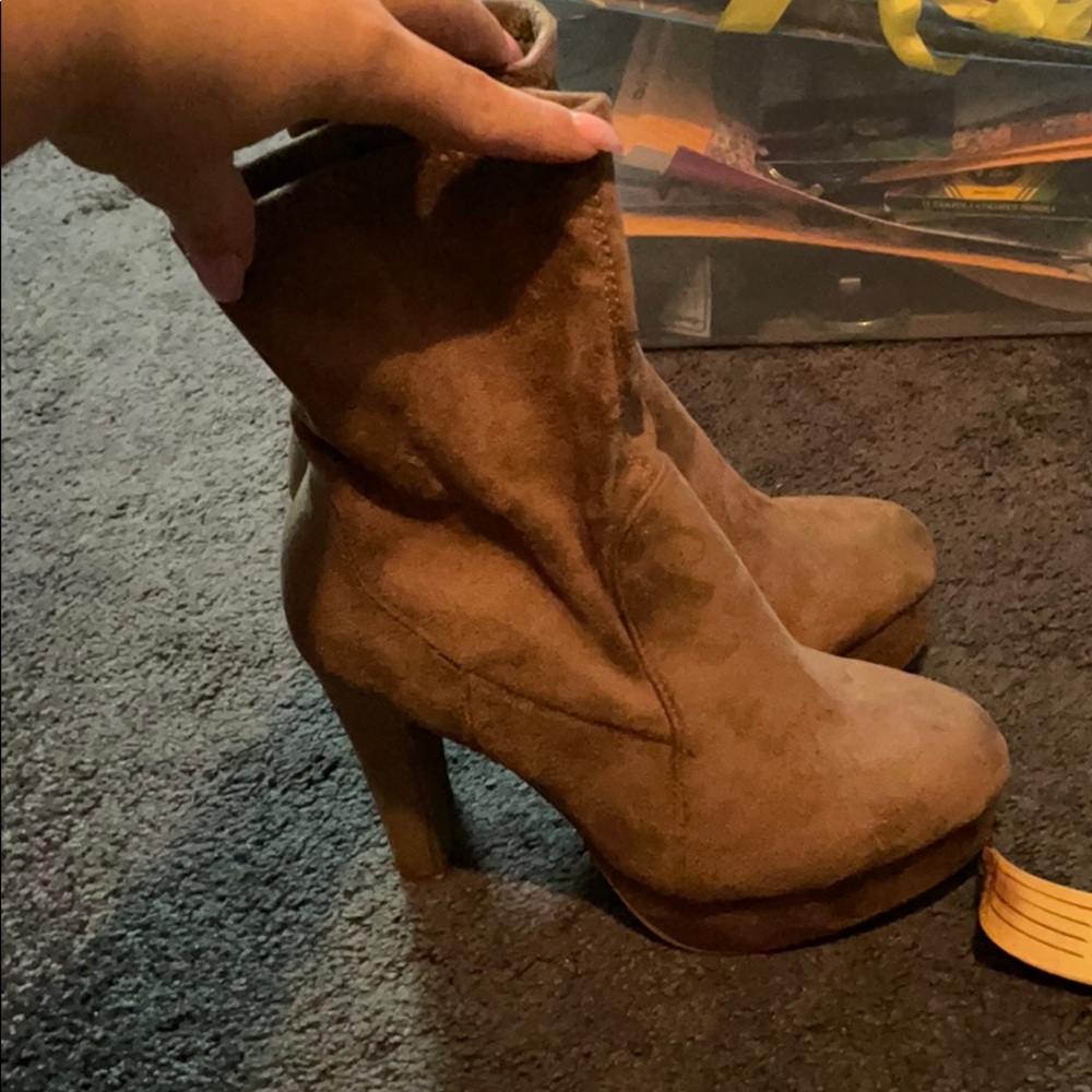 Boots with heel